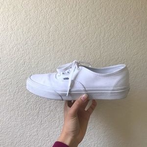 LIKE NEW ALL WHITE AUTHENTIC VANS